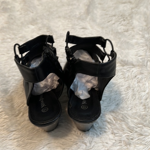 😊 Nature Breeze Faux Leather Heeled Bootie - Picture 3 of 5
